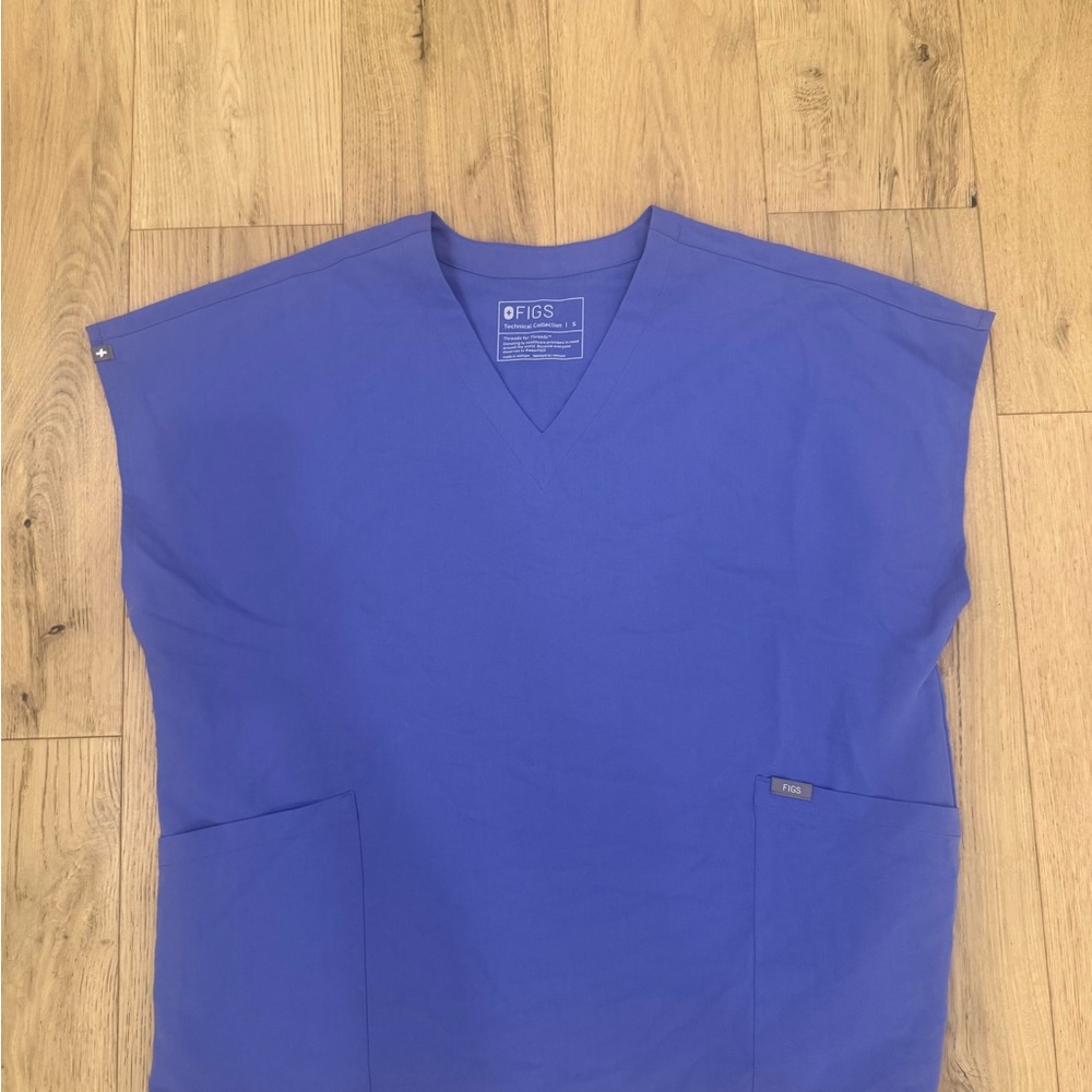 Figs Blueberry Scrub Top s
